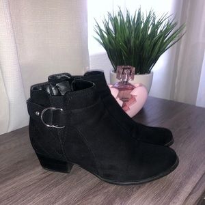 Short Black booties